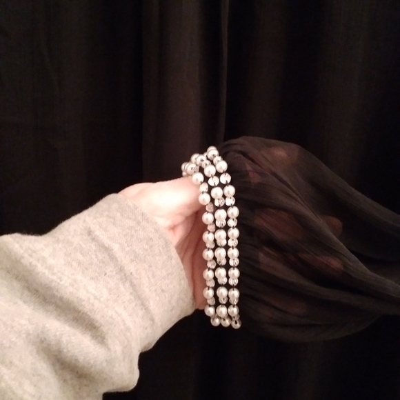 JAClyn Smith Flowy sheer top attached tank Faux Pearl rhinestone trim sl… - Picture 5 of 12